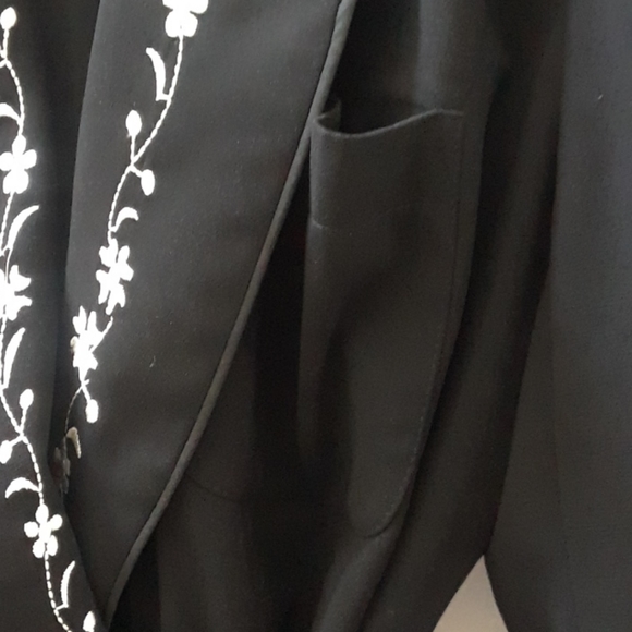 ADRIENNE LANDAU.. - Picture 7 of 9